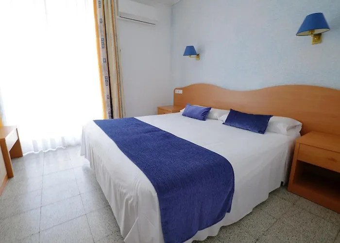 因特纳克纳尔酒店 3*