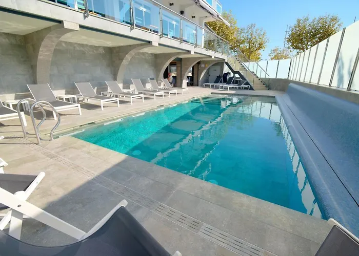 因特纳克纳尔酒店 3* 卡里拉