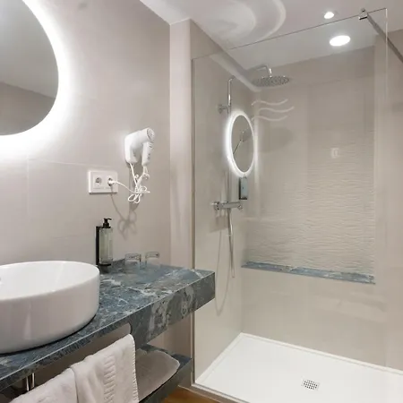 מלון Internacional 3*